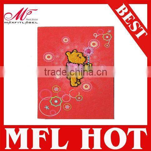 2016 china high quality personalized 3d embroidery patch for dress