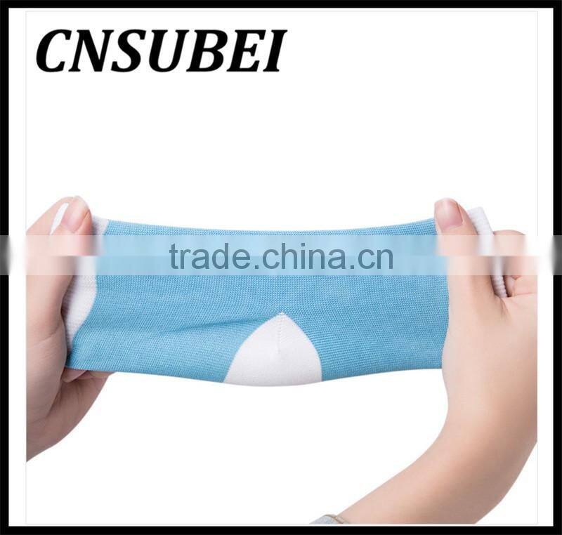 Gel foot moisture heel protector socks for foot care
