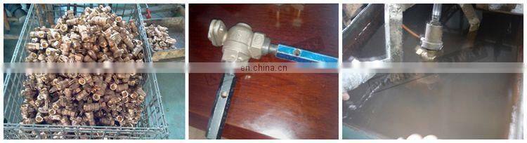 85-5-5-5 C83600 Bronze Ball Valve with Locking Handle connected with water meter