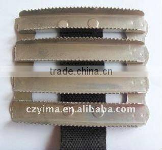 Metal horse curry comb with nylon strap