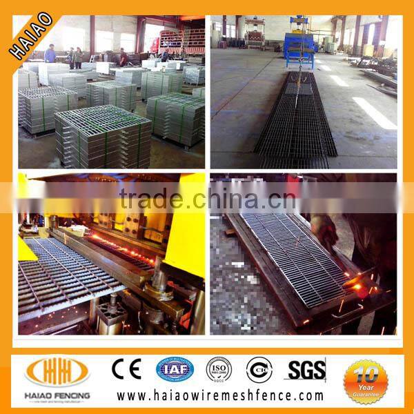 (ISO 9001)hot dip galvanized serrated steel bar grating factory