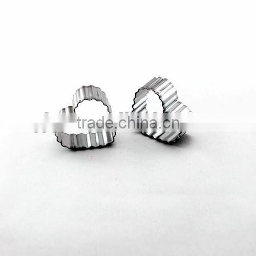 Wholesale stainless steel cookie cutter FDA standard biscuit mold heart fluted biscuit mold cutters