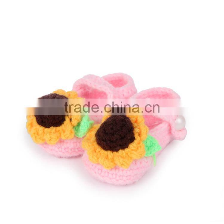 Beautiful Sunflower Free Crochet Shoes Pattern for Baby
