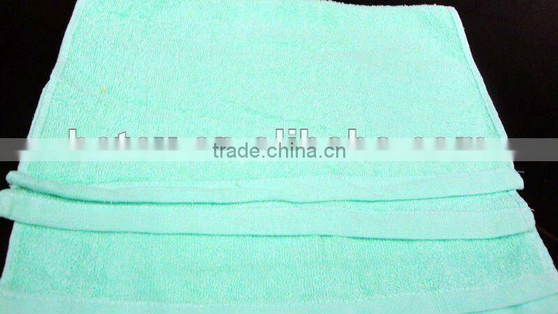 Large expanding towel for children