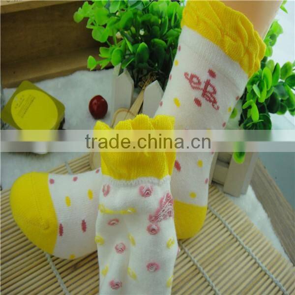 hot sale girls cotten socks factory custom white color , red and yellow drop style colorful