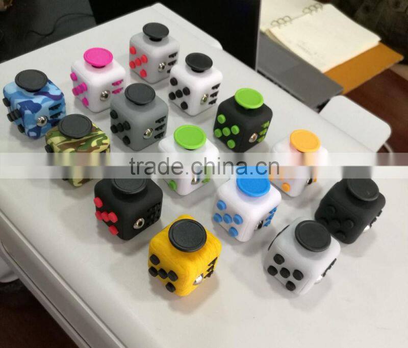 2017 Rgknse Desk hot Toy Magic Best Quality Silicone Fidget Cube In Stock