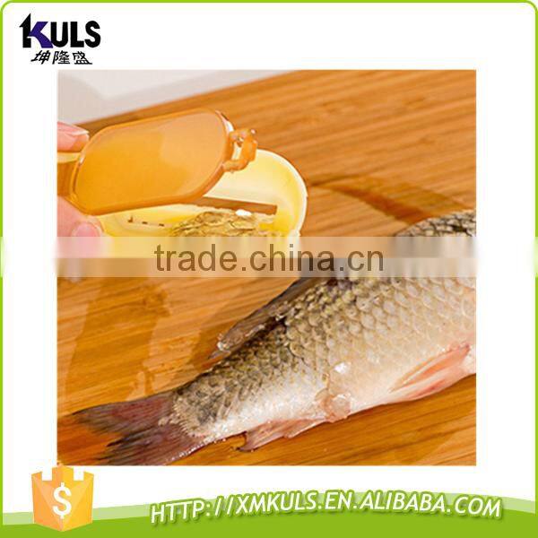 Creative kitchen supplies plastic scraping scales knife