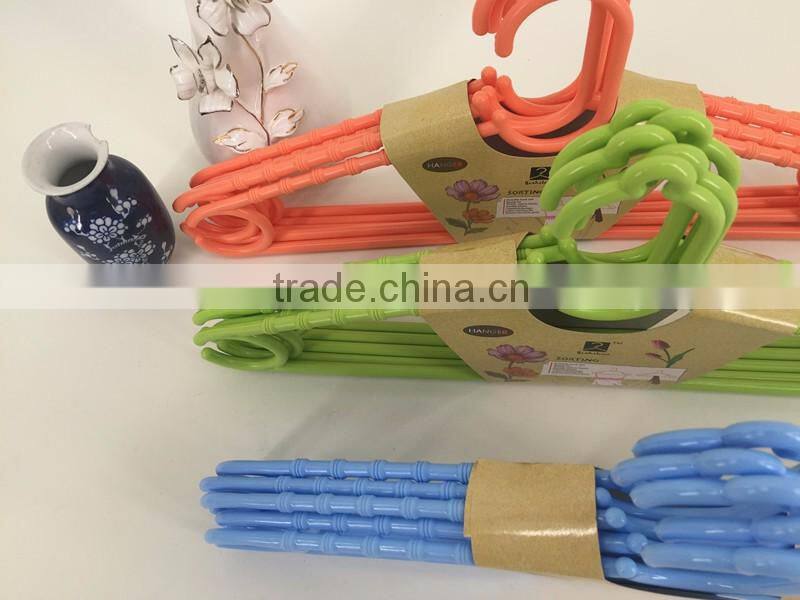 Xu Feng cheap colorful plastic hanger supermarket home use factory