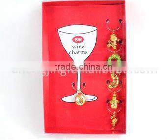 Polyresin Christmas decor wine charms