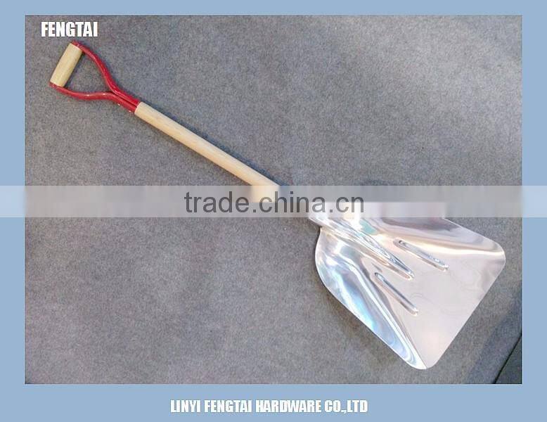 Short Wooden Handle Aluminium Snow Shovel