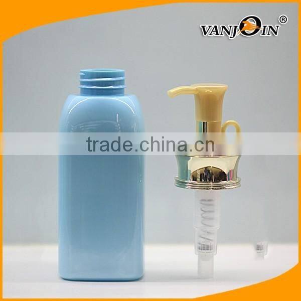 Customized Color Empty 750ML Square Plastic Lotion Bottle with Pump Spray