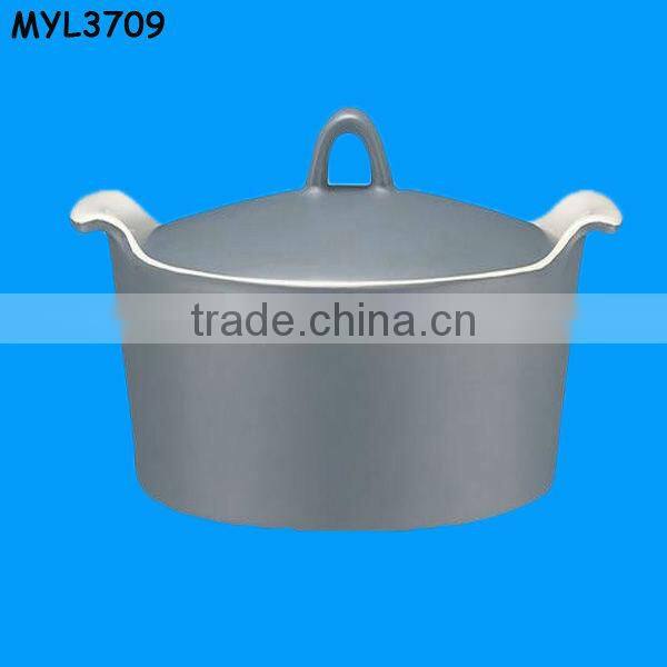 ceramic white spiricle casserole pot with portable lid
