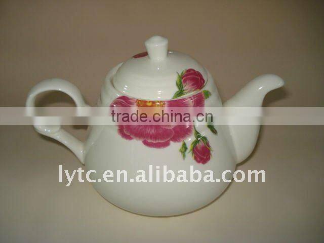 porcelain tea pot