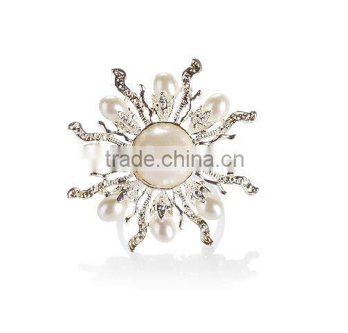 fashionable flower shape plastic pearls metal alloy napkin rings