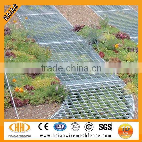 (ISO 9001)hot dip galvanized serrated steel bar grating factory