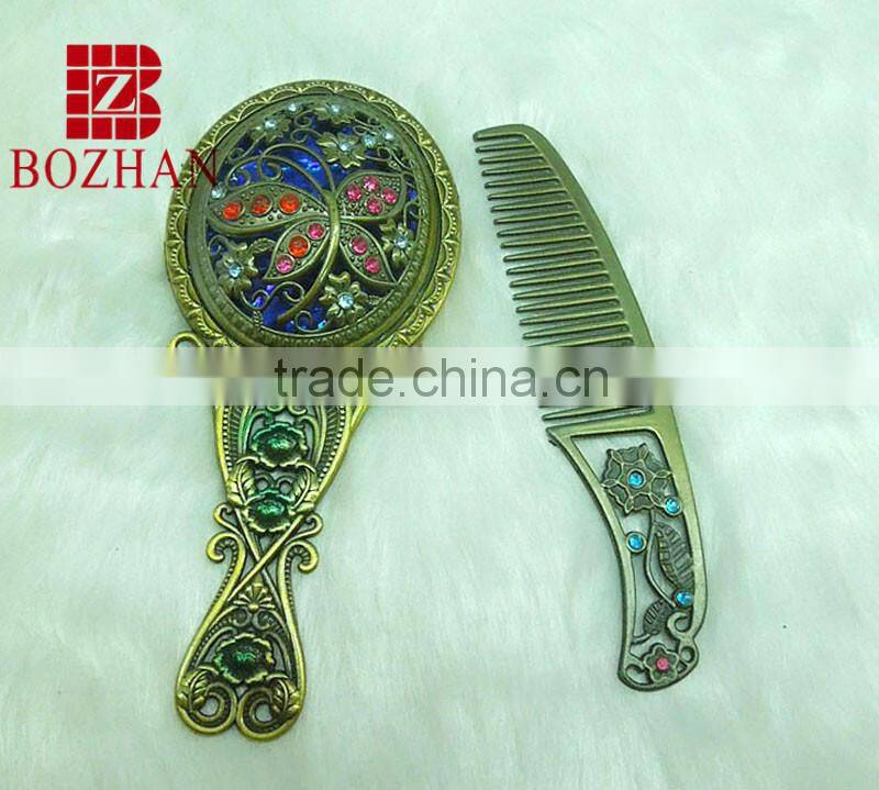 Cosmetic vanity mirror set with comb