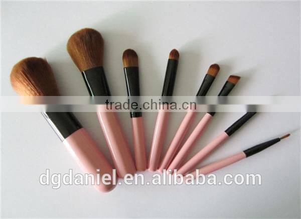 Goat hair ,nylon 5 pcs cosmetic brushes set / wood handle brushes makeup wholesale in dongguan