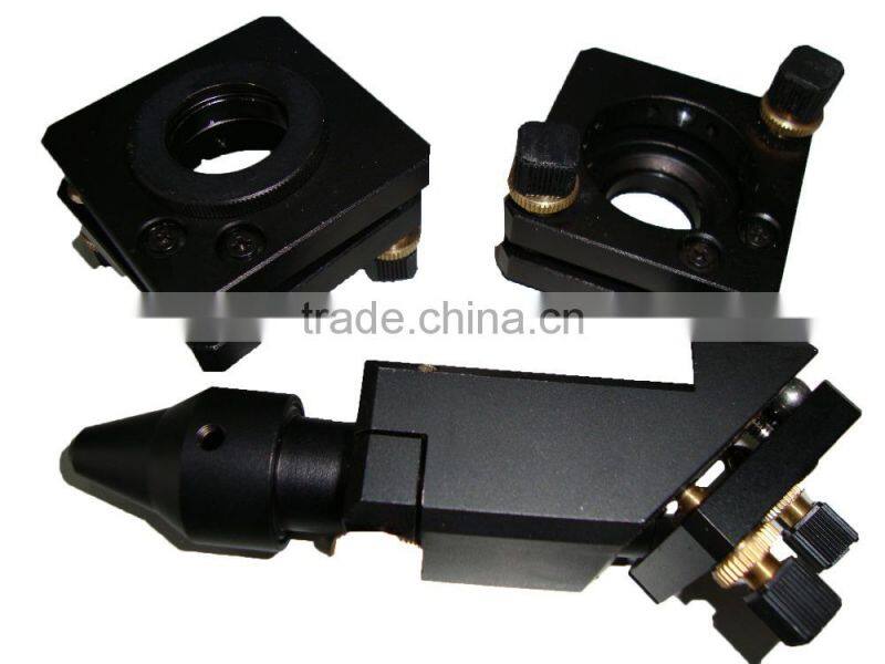 laser head with two mirror mounts