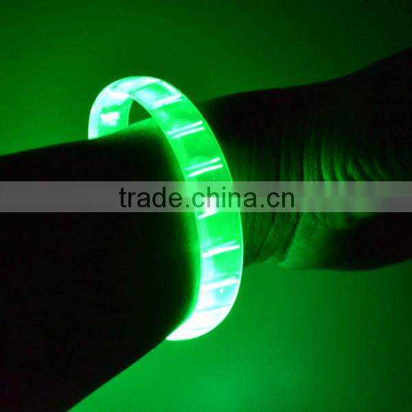 2014 wholesale led glowing bracelet