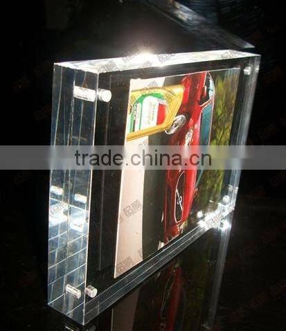 Magnetic acryl photo frame