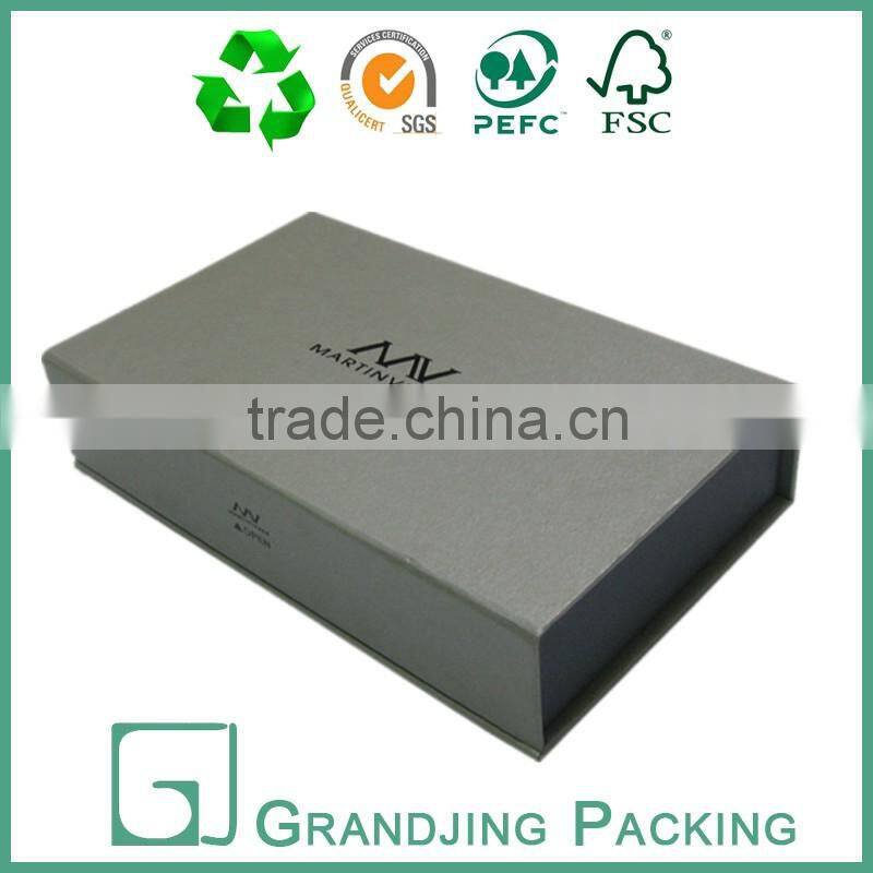 Elegant recycled paper gift box for clothing packaging