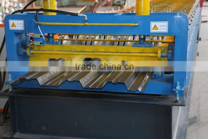 Novel design of DX 720 floor deck roll forming machine