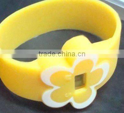 Hot!!! Delicate Digital Silicone Watch