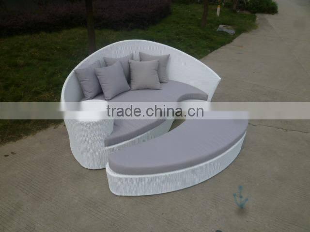 Leisure rattan sofa bed round bed outdoor sunbed FL015
