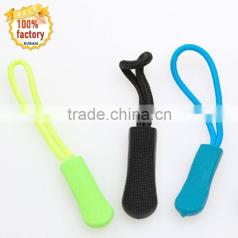 nylon puller cord, sportswear plastic zipper puller with logo with cord