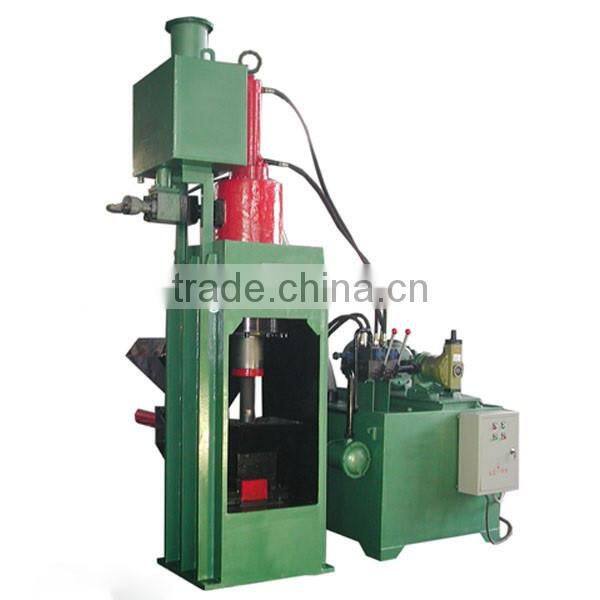 Hydraulic metal scrap briquetting press