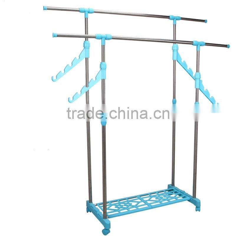 Telescoping garment rack with four hangers