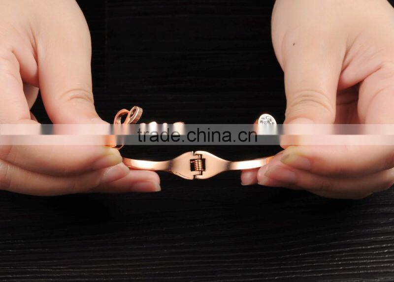 New Design Lady Jewelry Love Bracelet Rose Gold Color Titanium Steel Bracelet Bangle