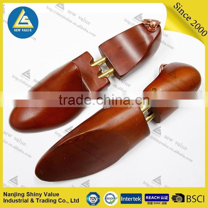 irregular shape luxuary type cedar wood environmental painted shoe tree with a ring at the end part