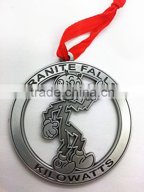 Custom Cartoon soft enamel zinc alloy ornament in china