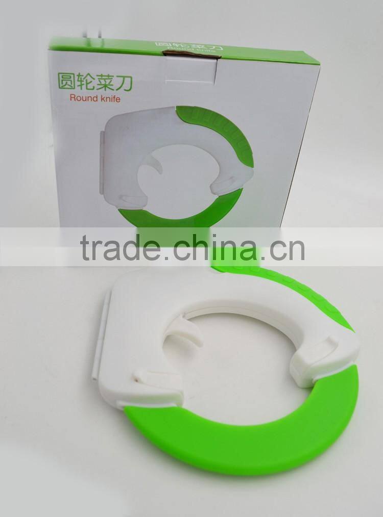 Round Blade Pizza Cutter