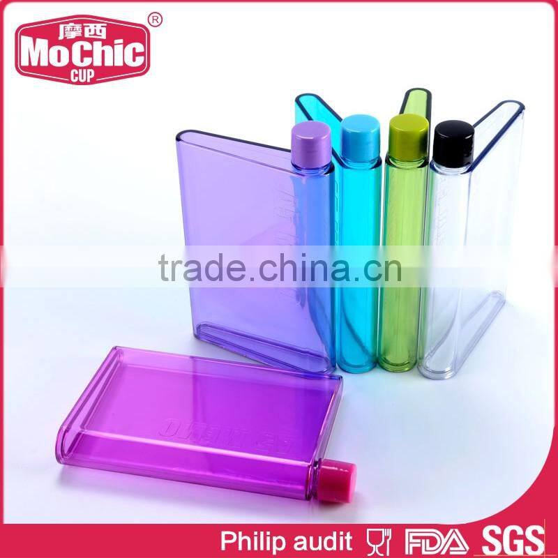 Mochic 360ML/500ML high transparency reusable borosilicate glass bottle with silicone sleeve