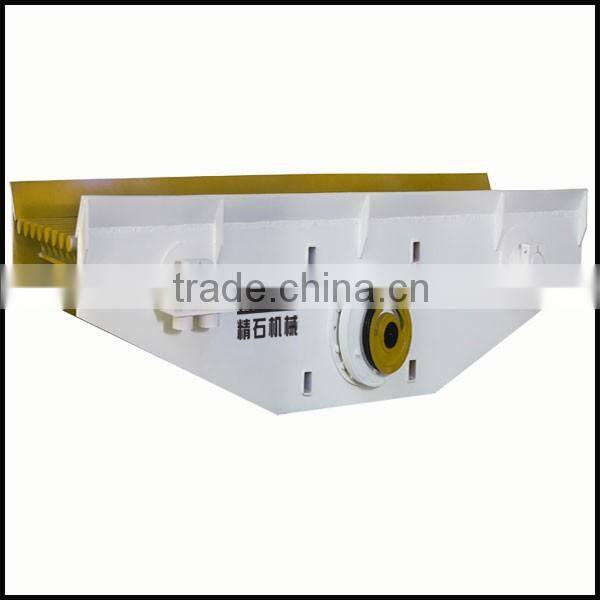 Mining feeders with vibration