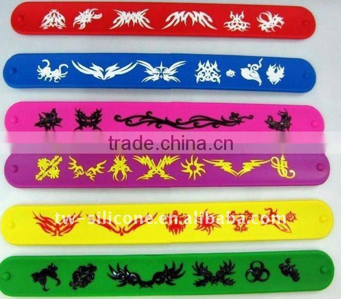 Bright color silicone reflective slap bracelets