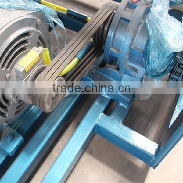 Hinge joint knot field fence machine
