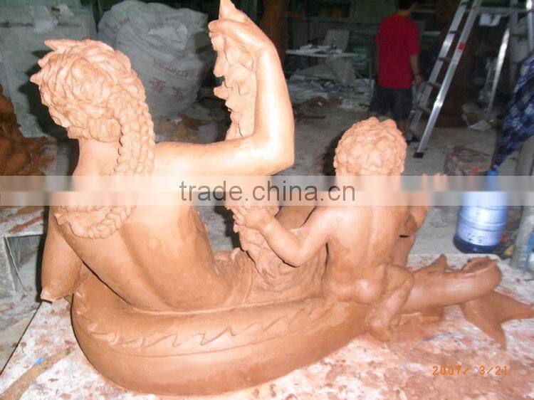 Garden wonmen view statue sculpture