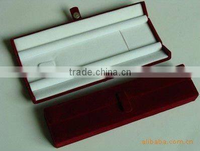 necklace red velvet box