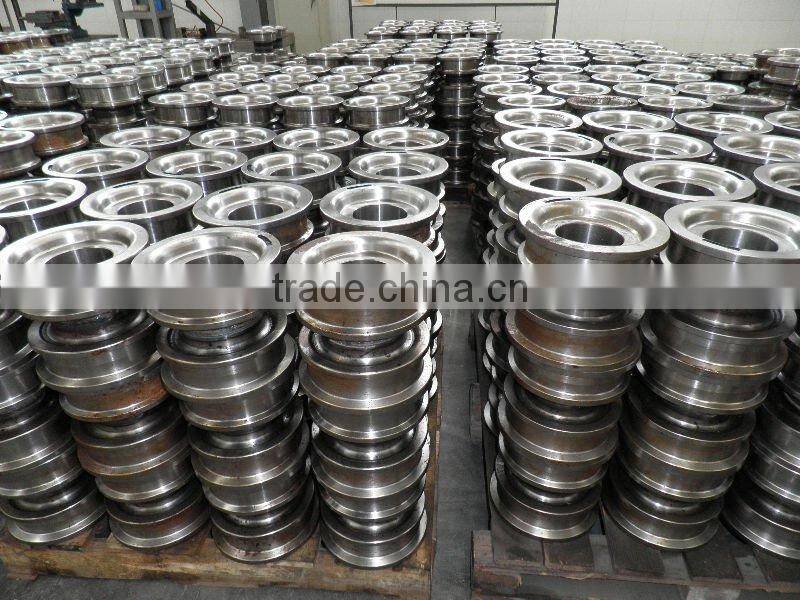 High Quality D30 D40 D45 D50 D65 D85 D5B D8N D8R D6MXL Bulldozer part track roller/bottom roller/lower roller