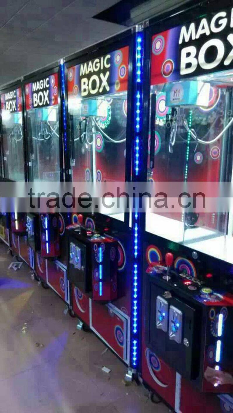 Hello Kitty Cheap prize vending game machine/ claw crane games machines