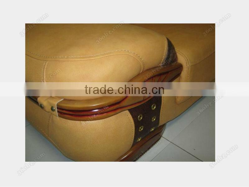 Waxed braided polyester thread for shoes sewing