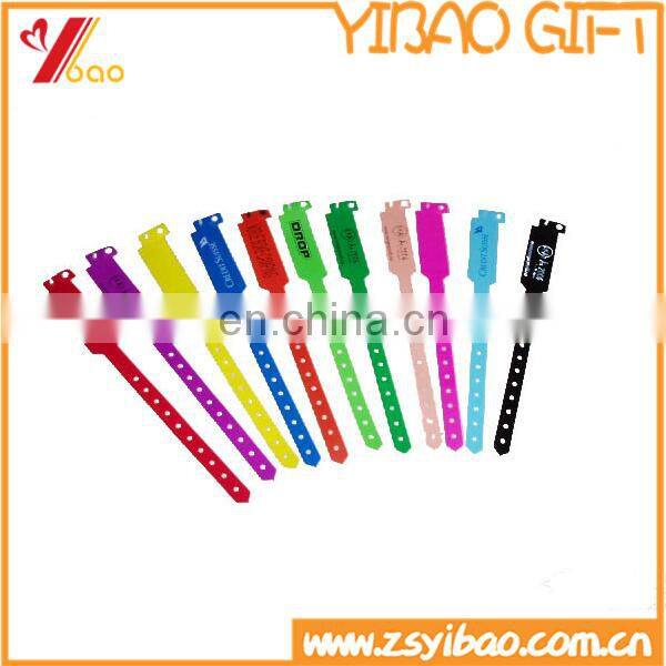 Custom promotional silicone bracelet with logo silver print with metal part can laser logo on it