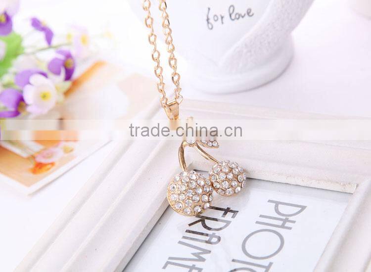 2016 trendy fashion crystal necklace chain cherry shape pendant necklace sells well in alibaba