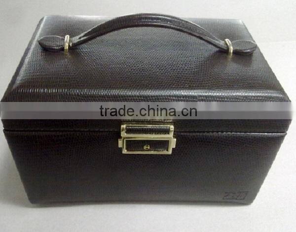 Cosmetic box packaging, handle-type foldable cosmetic gift set packaging box