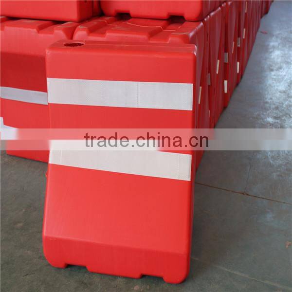 Water filled road safety barrier plastic road barrier