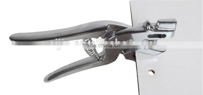 Zinc alloy puncher for pig