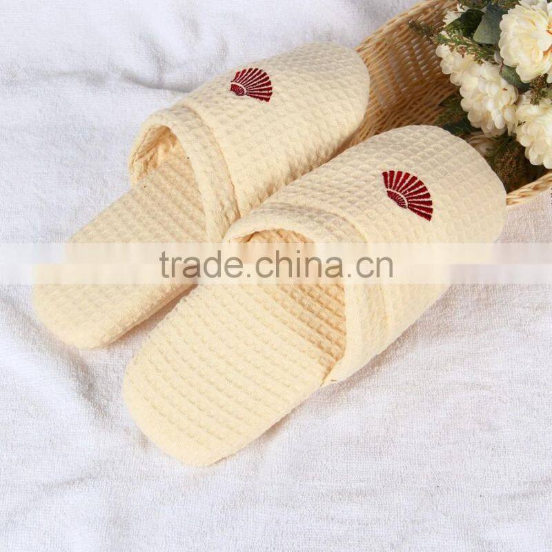 Top quality anti-slip waffle disposable hotel slippers